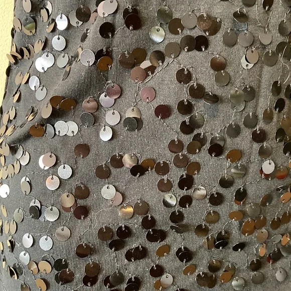βSOLDβLarge Sequin Embellished Tank Top π€ - Picture 4 of 5